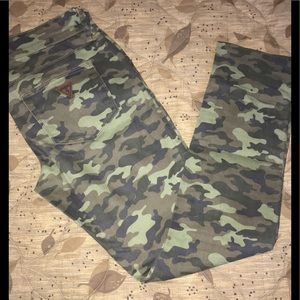 Selling these guess jeans in great condition:)